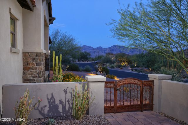 420 W Echo Point Place, Oro Valley, AZ 85755
