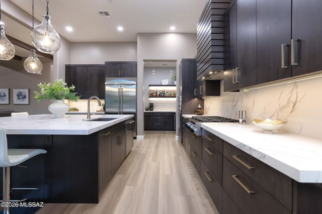 420 W Echo Point Place, Oro Valley, AZ 85755