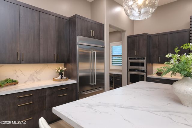 420 W Echo Point Place, Oro Valley, AZ 85755