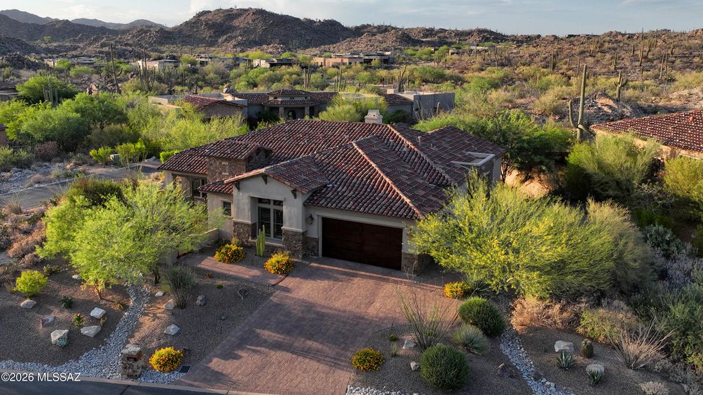 420 W Echo Point Place, Oro Valley, AZ 85755