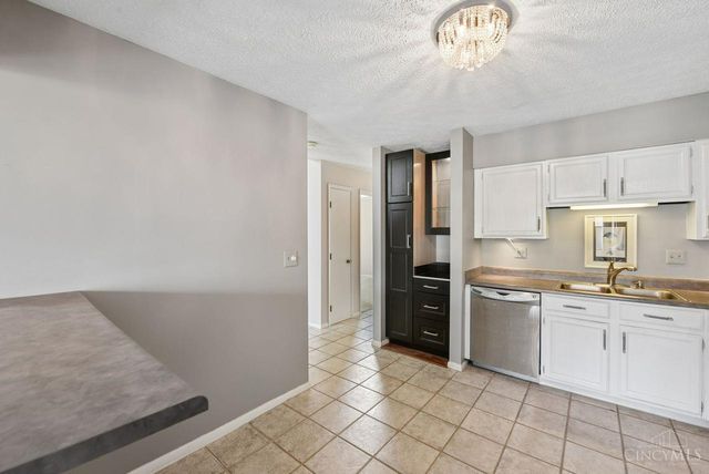 9321 Hunters Creek Drive, Blue Ash, OH 45242