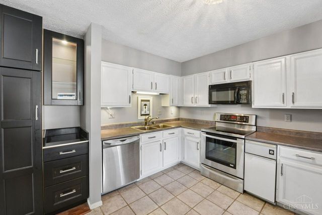 9321 Hunters Creek Drive, Blue Ash, OH 45242