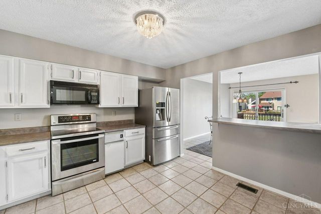 9321 Hunters Creek Drive, Blue Ash, OH 45242