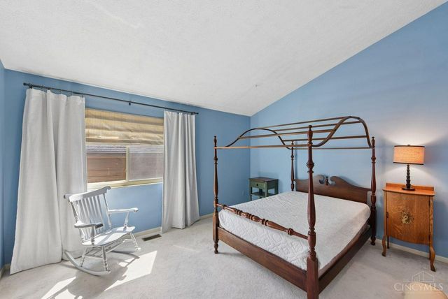 9321 Hunters Creek Drive, Blue Ash, OH 45242