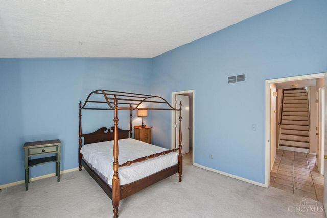 9321 Hunters Creek Drive, Blue Ash, OH 45242