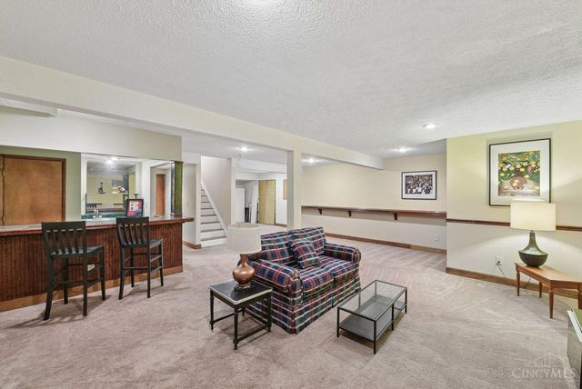 9321 Hunters Creek Drive, Blue Ash, OH 45242