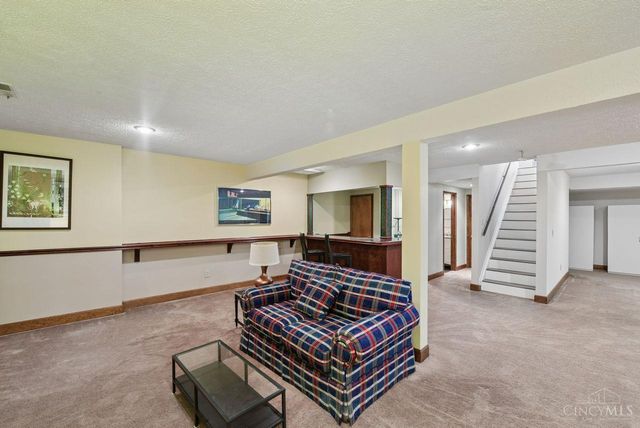 9321 Hunters Creek Drive, Blue Ash, OH 45242