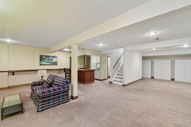 9321 Hunters Creek Drive, Blue Ash, OH 45242