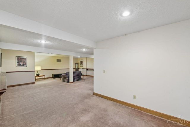 9321 Hunters Creek Drive, Blue Ash, OH 45242