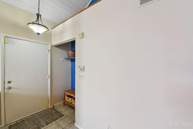 9321 Hunters Creek Drive, Blue Ash, OH 45242