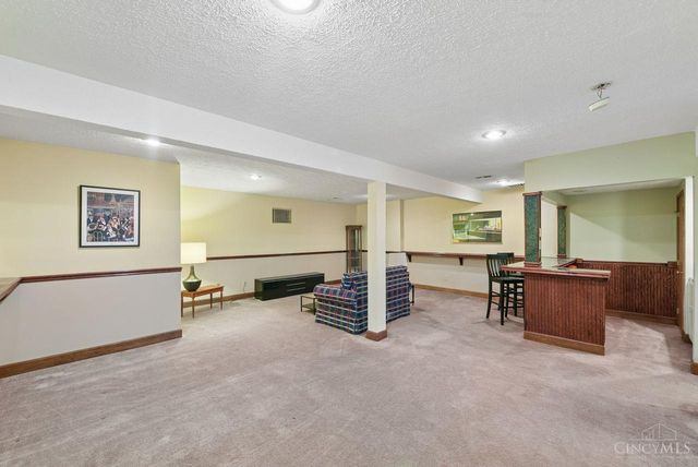 9321 Hunters Creek Drive, Blue Ash, OH 45242