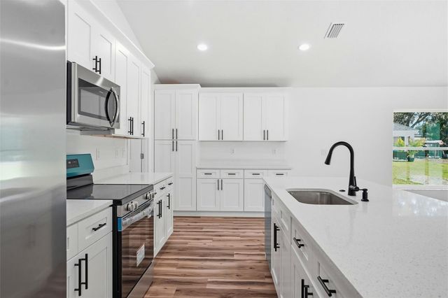 8130 RIDGE ROAD, Weeki Wachee, FL 34613