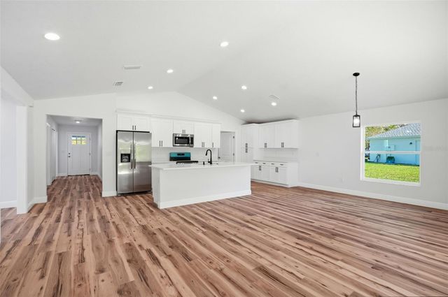 8130 RIDGE ROAD, Weeki Wachee, FL 34613