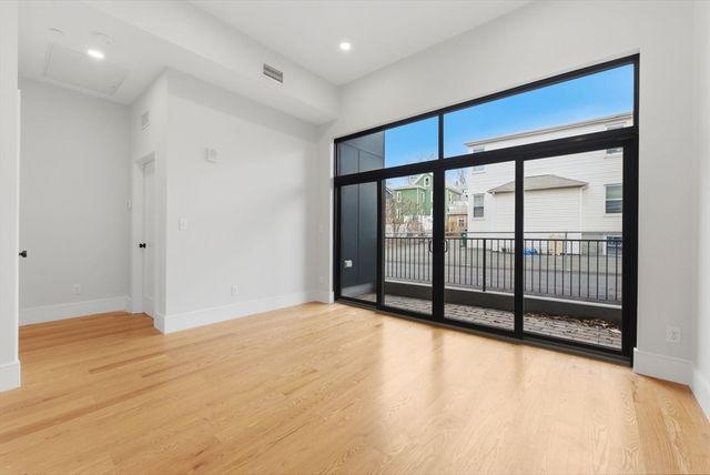 421 High St 101A, Medford, MA 02155