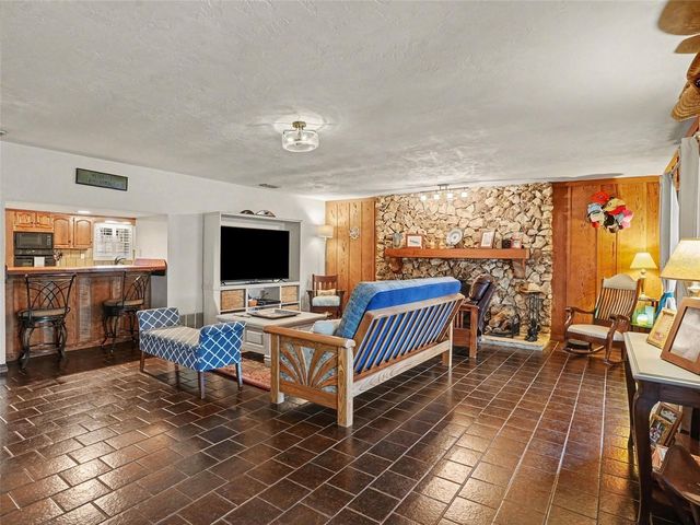 1390 E OHIO AVENUE, Lake Helen, FL 32744