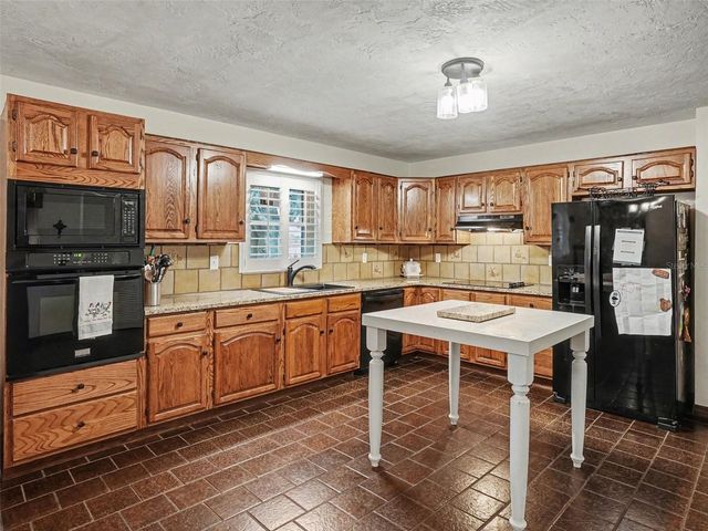 1390 E OHIO AVENUE, Lake Helen, FL 32744