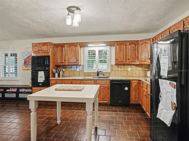 1390 E OHIO AVENUE, Lake Helen, FL 32744