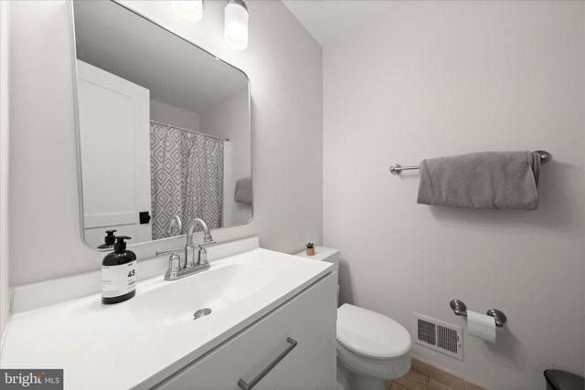 6366 11TH RD N, Arlington, VA 22205