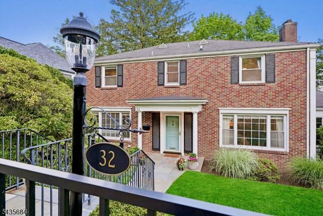 32 Undercliff Ter, West Orange Twp., NJ 07052