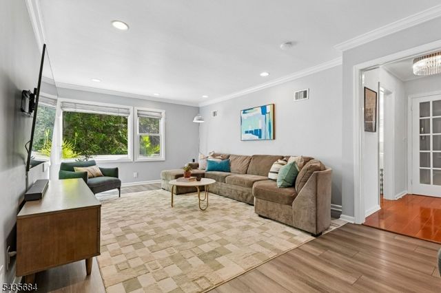 32 Undercliff Ter, West Orange Twp., NJ 07052