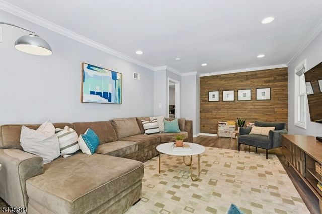 32 Undercliff Ter, West Orange Twp., NJ 07052