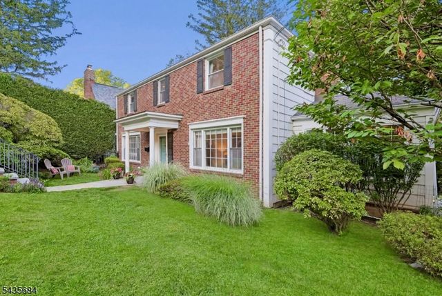 32 Undercliff Ter, West Orange Twp., NJ 07052