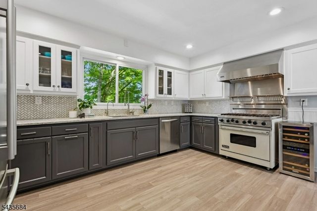 32 Undercliff Ter, West Orange Twp., NJ 07052