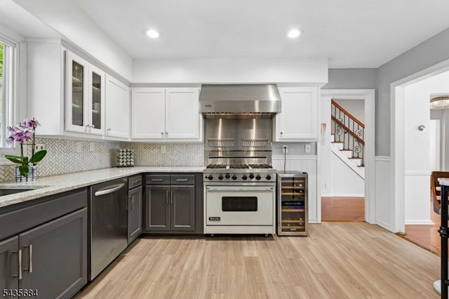 32 Undercliff Ter, West Orange Twp., NJ 07052