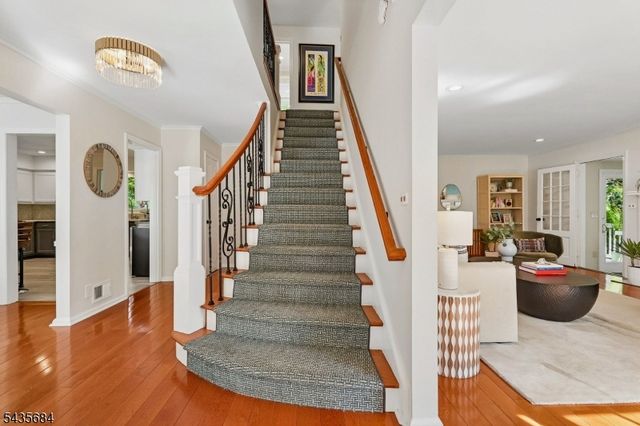 32 Undercliff Ter, West Orange Twp., NJ 07052