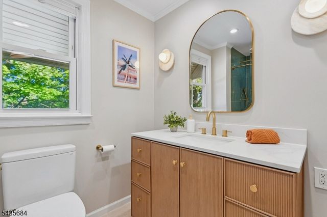 32 Undercliff Ter, West Orange Twp., NJ 07052