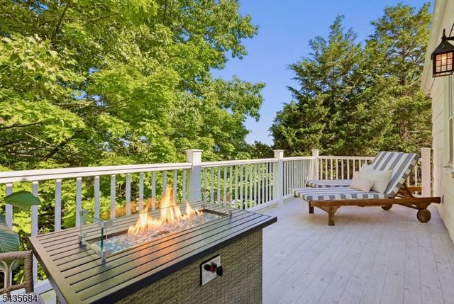 32 Undercliff Ter, West Orange Twp., NJ 07052