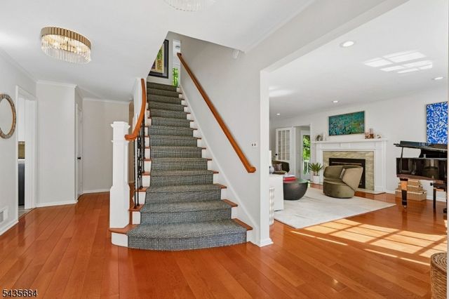 32 Undercliff Ter, West Orange Twp., NJ 07052