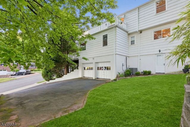 32 Undercliff Ter, West Orange Twp., NJ 07052
