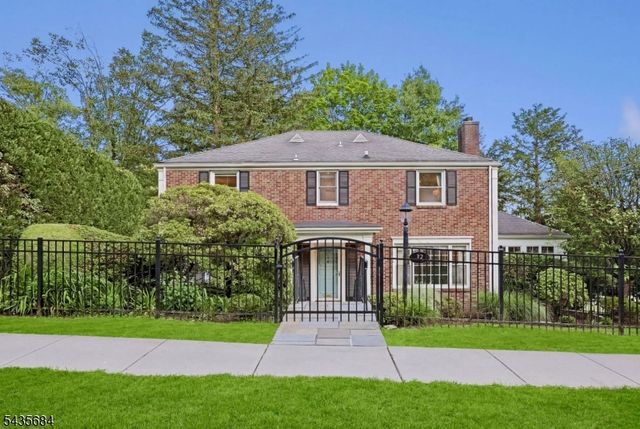 32 Undercliff Ter, West Orange Twp., NJ 07052