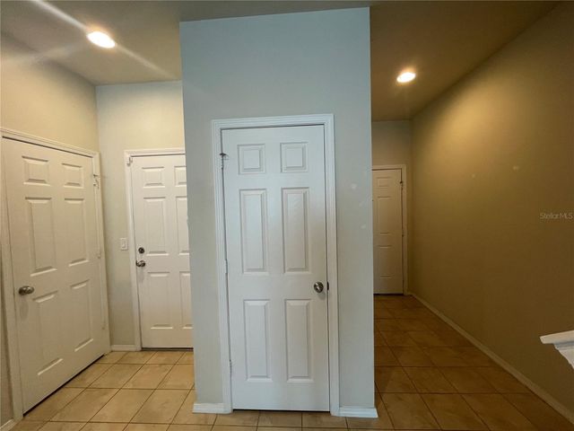 4912 WHITE SANDERLING COURT, Tampa, FL 33619