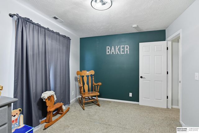 714 N Madison Street, Papillion, NE 68046