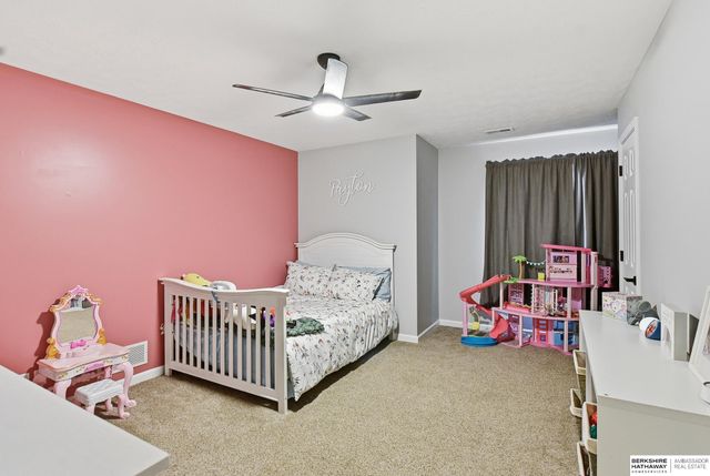 714 N Madison Street, Papillion, NE 68046