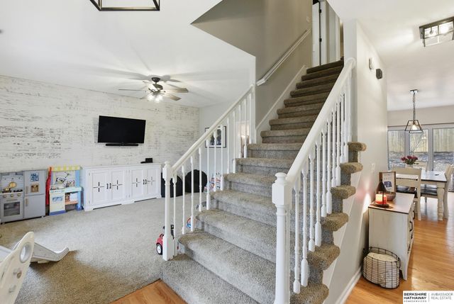 714 N Madison Street, Papillion, NE 68046