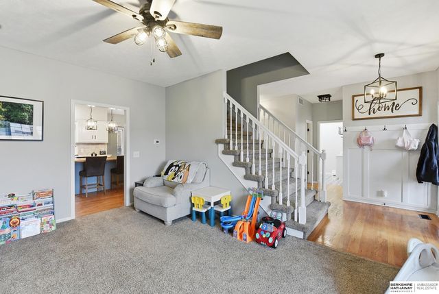 714 N Madison Street, Papillion, NE 68046