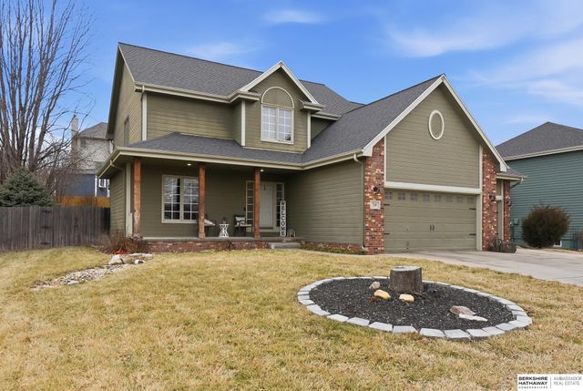 714 N Madison Street, Papillion, NE 68046