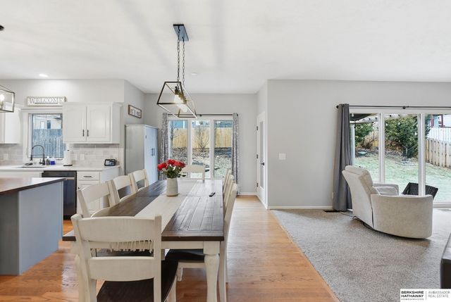 714 N Madison Street, Papillion, NE 68046