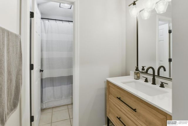 714 N Madison Street, Papillion, NE 68046