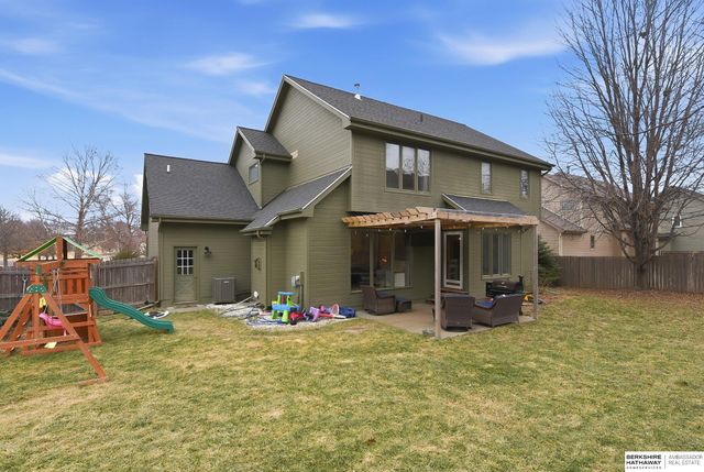 714 N Madison Street, Papillion, NE 68046