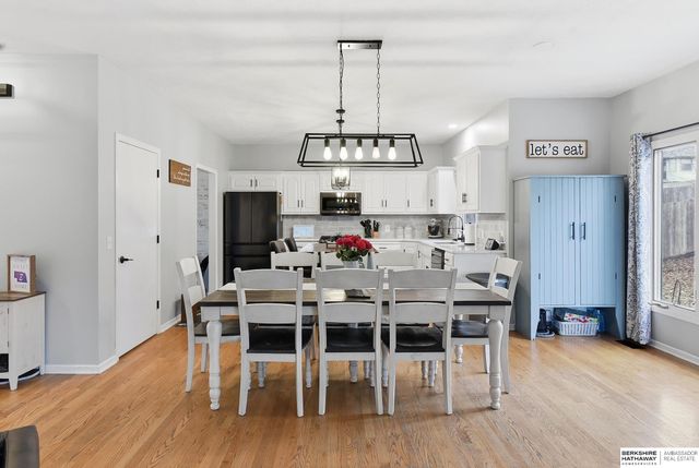 714 N Madison Street, Papillion, NE 68046