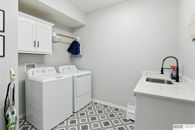 714 N Madison Street, Papillion, NE 68046