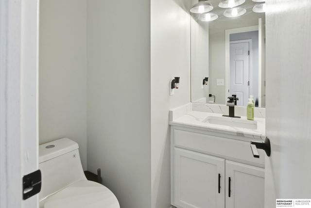 714 N Madison Street, Papillion, NE 68046