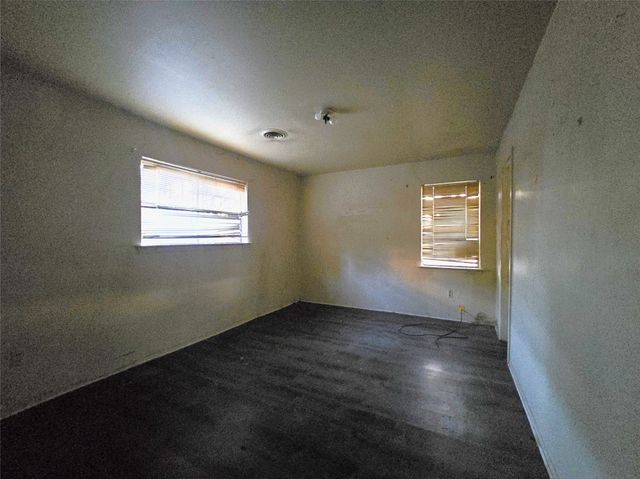 7309 Broken Tree Trail, Dallas, TX 75232