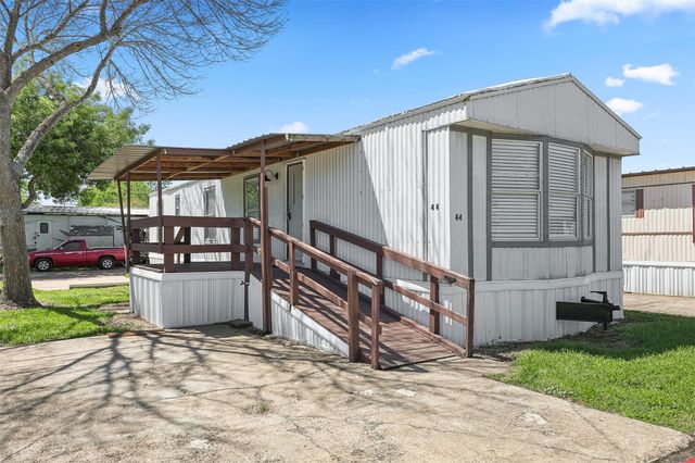 2222 N Austin Avenue 44, Pearland, TX 77581