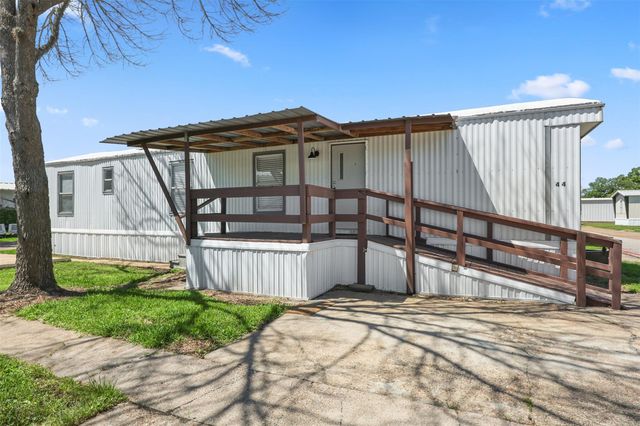 2222 N Austin Avenue 44, Pearland, TX 77581