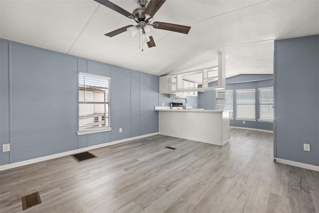 2222 N Austin Avenue 44, Pearland, TX 77581